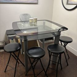 Kitchen table & 4 Chairs NEED GONE ASAP!!