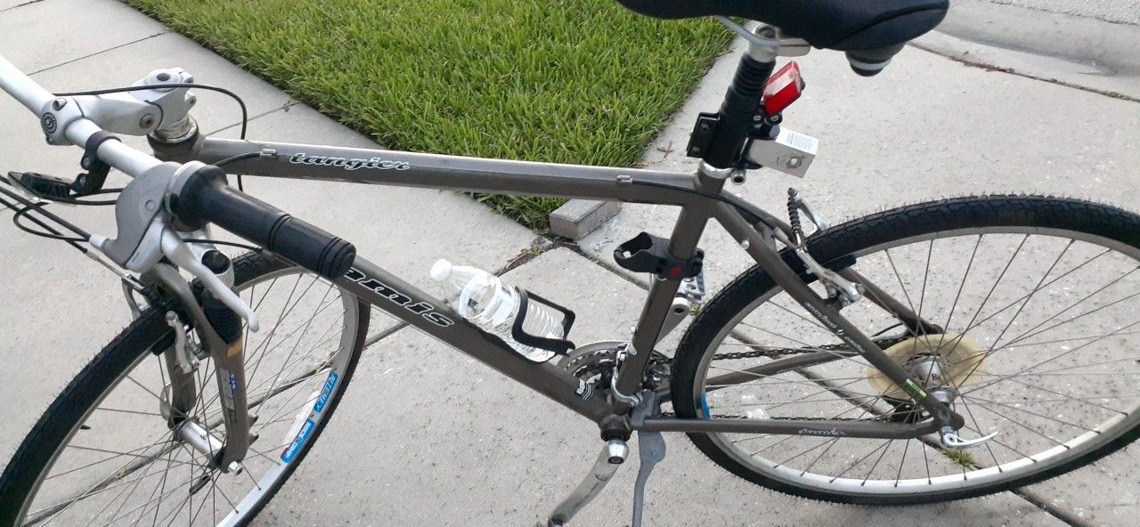 Jamis Tangier professional hybrid bike