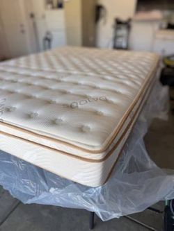 Saatva "Classic" California King Mattress - Like New Condition