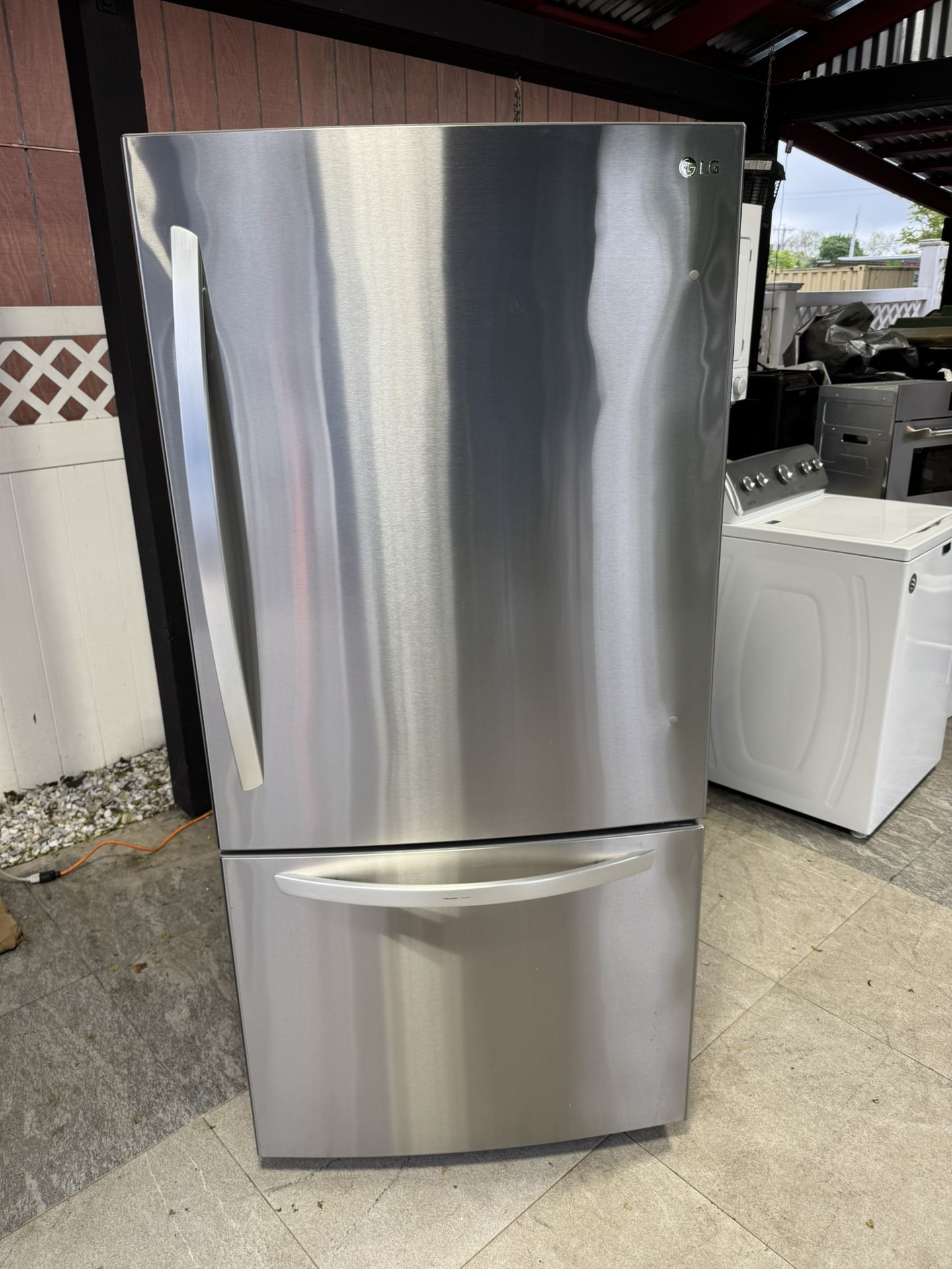 LG Refrigerator 33 X 69 Working Perfect Clean One Receipt For 90 Days Warranty 