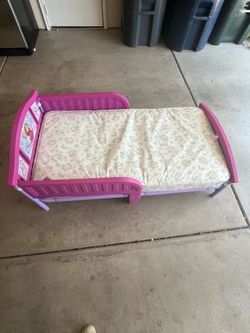Toddler Bed - Frozen Theme