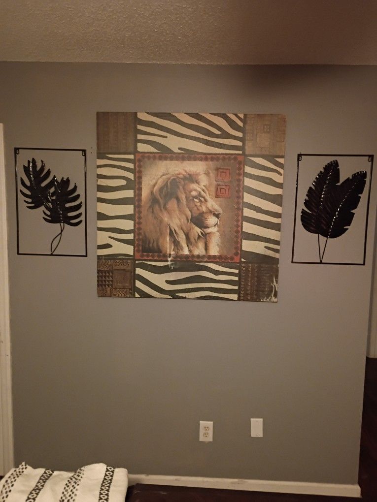 Lion Safari Picture With Two Metal Leaf Pictures