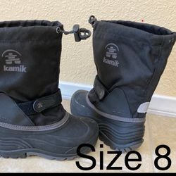 WOMEN SIZE 8 SNOW BOOTS 25$ pick up downtown LA Little Tokyo