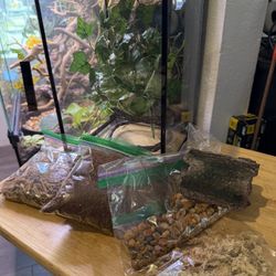 Vertical Terrarium 11.5x7.5x7.5 And Substrate-hide.