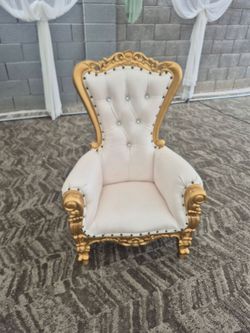Gold and white kids throne chair in good condition
