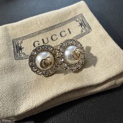 GG pearl stud earrings gold