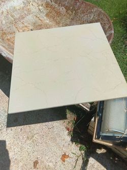 Marble tile 20" x 20"  - 100 + sq ft  40 pieces