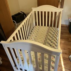 Crib + Mattress 