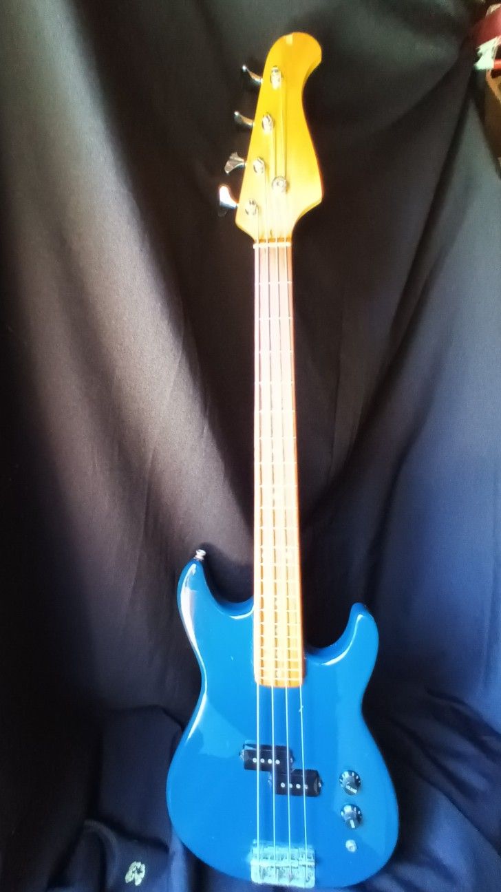Unbranded Bass
