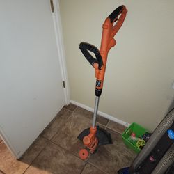 Black And Decker Corded Weed Trimmer for Sale in North Las Vegas, NV -  OfferUp