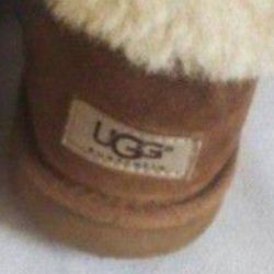 Ugg Australia Girl's Bailey Button II Boot Chestnut -  Size Girl 1Y