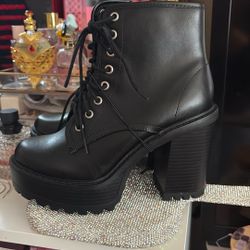Black  Boots