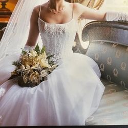 Oleg Cassini Wedding Dress, Size 6