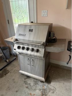 Gas grill