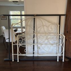Queen bed frame, head board and foot board