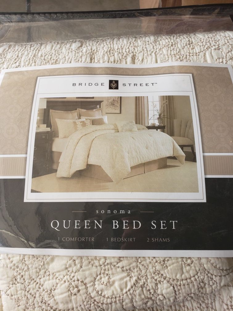 BRIDGE STREET SONOMA QUEEN BED SET IN IVORY