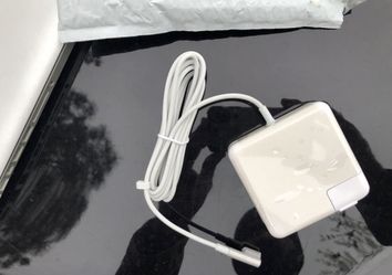 Adaptor, Brand New 60W MacBook Pro Charger/ Adaptor