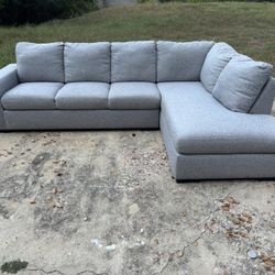 *FREE DELIVERY* Gray 2 Piece Sectional Couch 