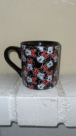 New Silver Buffalo Disney Minnie Mouse All Over Faces 14 oz. Coffee Mug Cup
