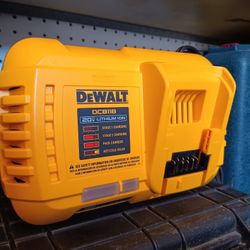 DeWalt 20V Max / 60V Max FLEXVOLT Lithium Ion Fan Cooled Fast Battery Charger 8Amp.