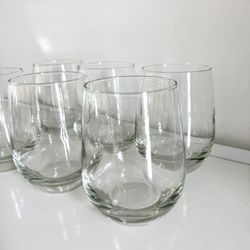 6 Clear Glasses - Like New 