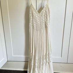 Trendology Medium White Flowy Dress