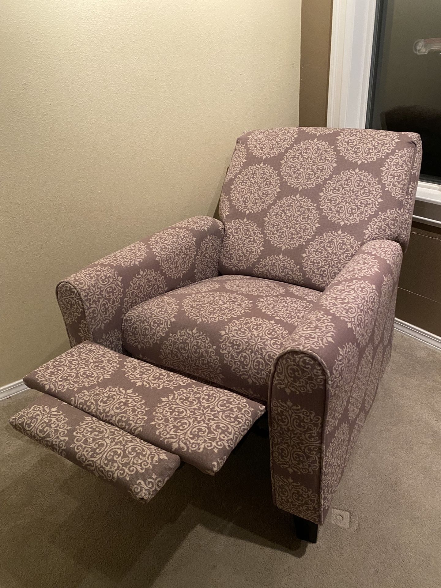 Recliner - Reclining Chair