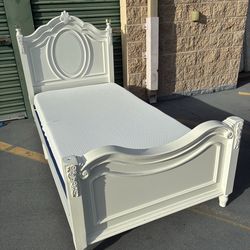 White twin bed