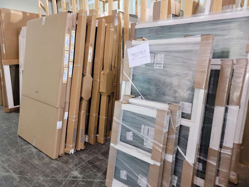 New Impact windows and Doors/Nuevas puertas y Ventanas de impactos