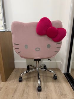 Hello Kitty Pink swivel Chair