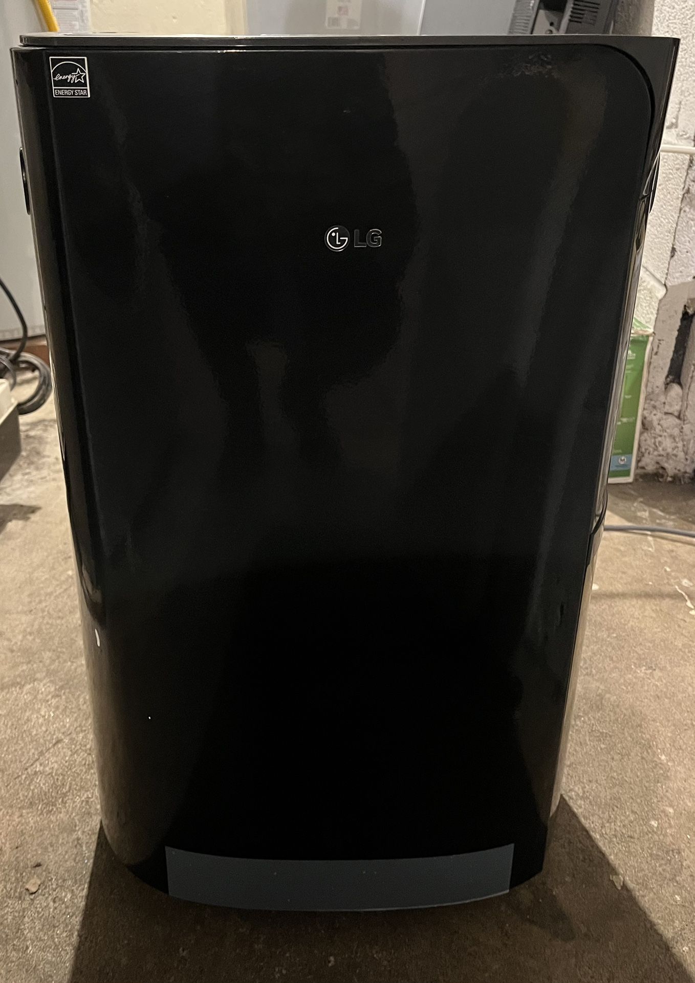 LG PuriCare 2019 Energy Star 50 Pint Dehumidifier with WIFI