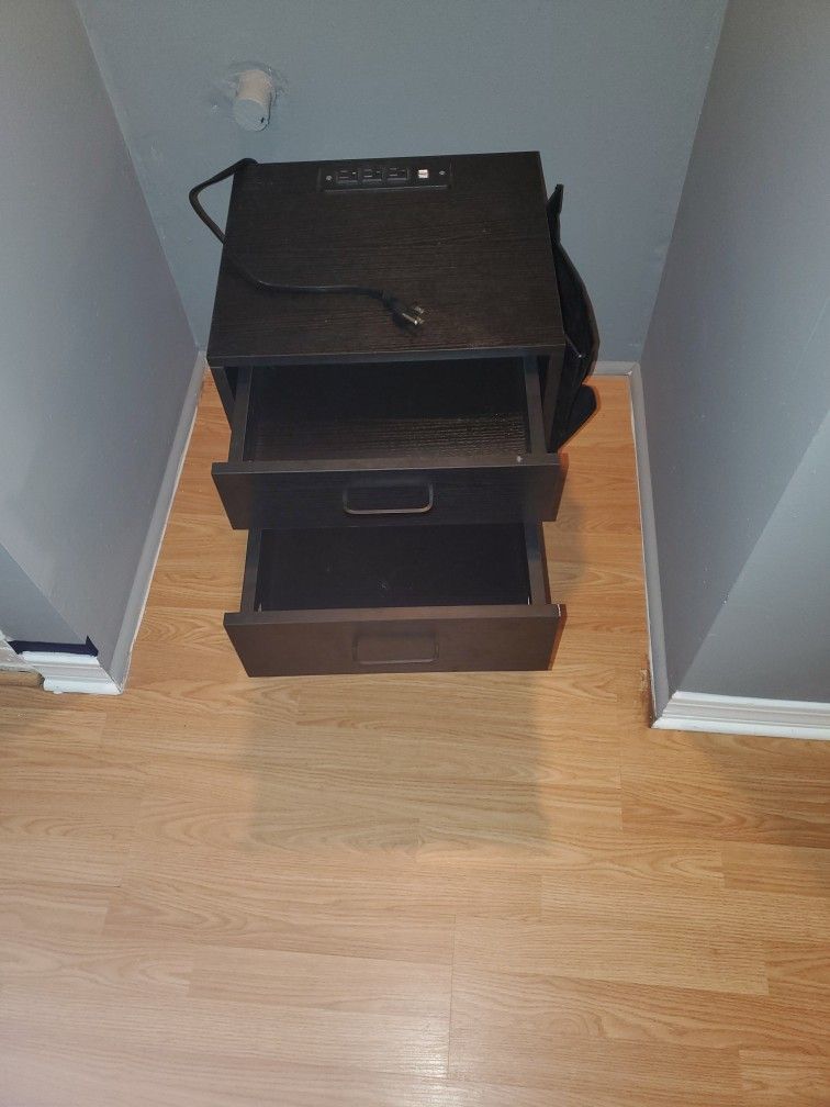 End Table With Outlet