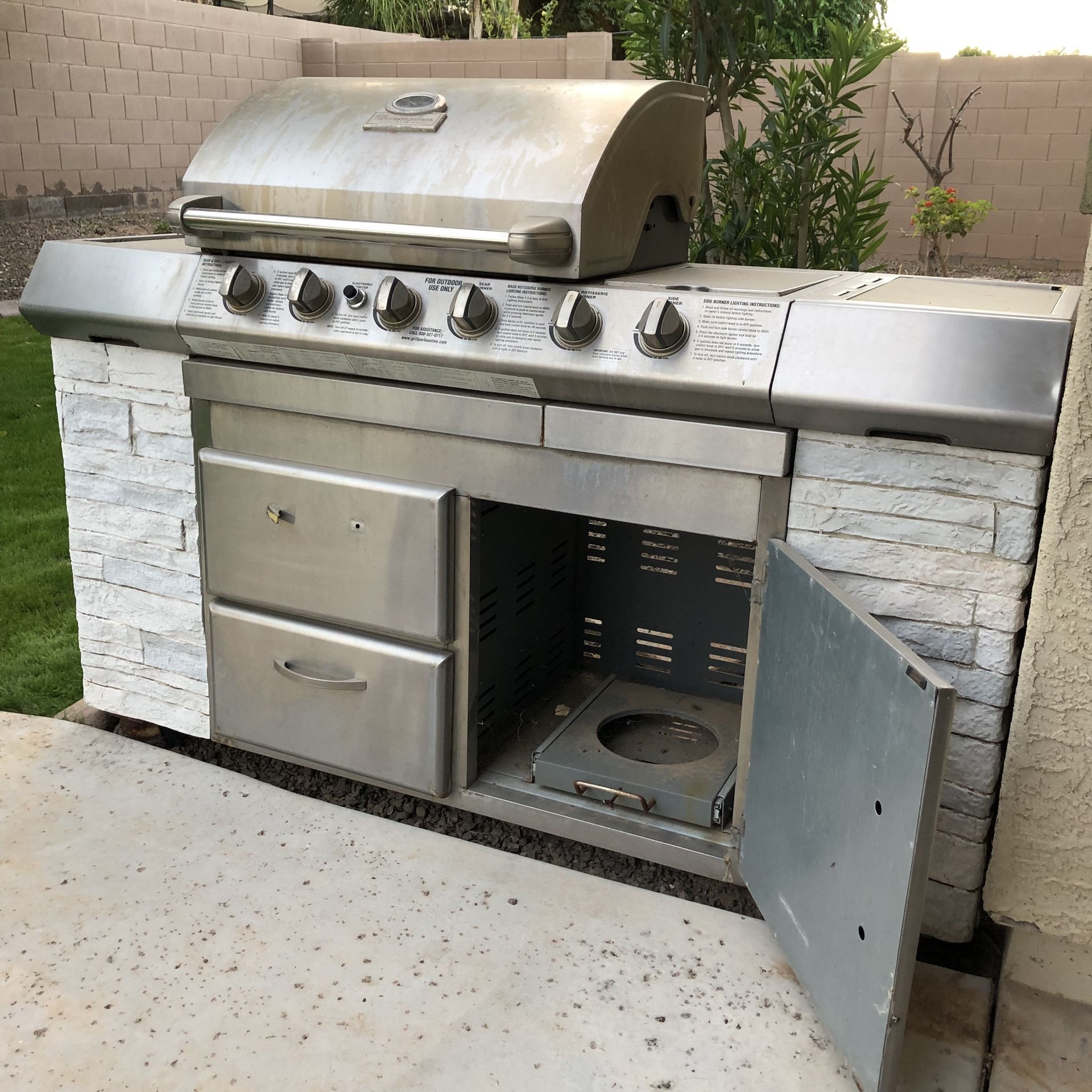 20 Charmglow Barbecue Grill (bbq gas grill) for Sale in Gilbert, AZ