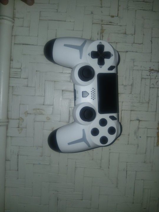 PS4 Controller