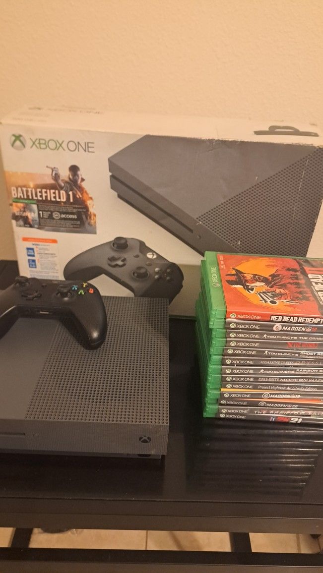 Xbox One 500 Gig With 13 Games Including RDR 2