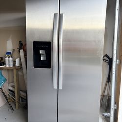 Whirlpool Stainless Steel Side By Side Refrigerator 1 1/2 Yrs Old 
