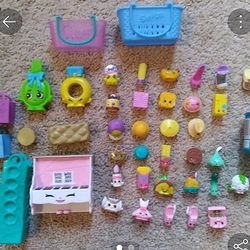 Shopkins, includes individuals, lists, ballerina set, and grocery bags