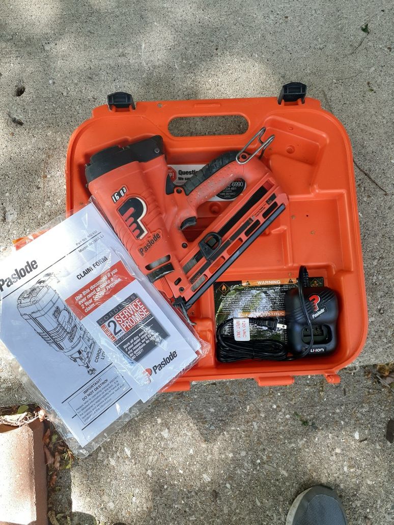 Paslode model im250a cordless 16 gauge angled finish nailer for Sale in
