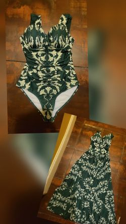 Swimwear set: Swimsuit (S) & Skirt (one size)