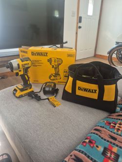 DeWalt 20V Impact Driver Kit DCF787D1
