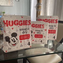 Huggies Snug Dry 27 Diapers Couches 