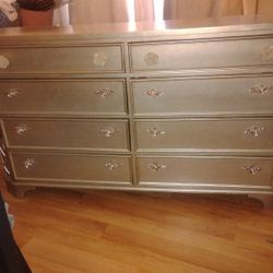 8 Drawer Dresser 