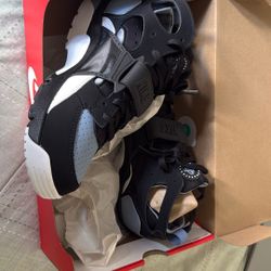 Brand new Nike Air Trainer Huarache Size 11 