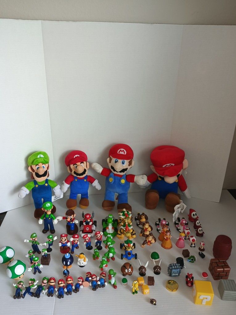 Mario Figurines And Plushies