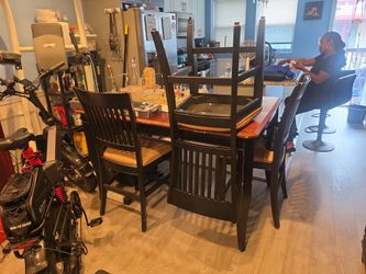 DINNING ROOM TABLE
