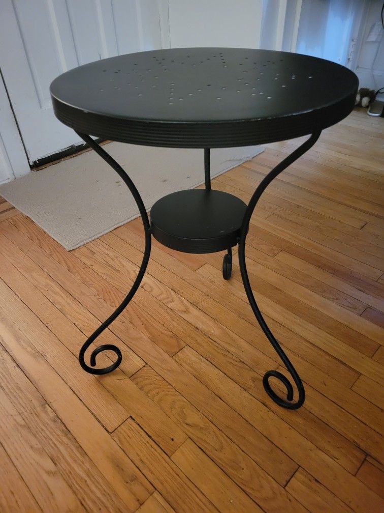 Side Table/Plant Stand