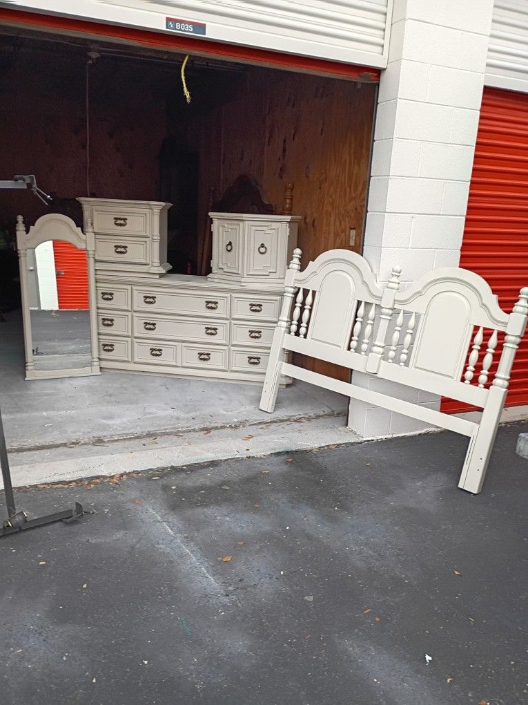 It's A Beautiful Joanna Ganes Chalk Paint And Wax Bedroom Set