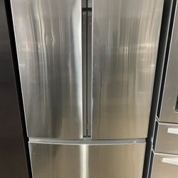 New Scratch And Dent Insignia Refrigerator 36” Counter Depth 