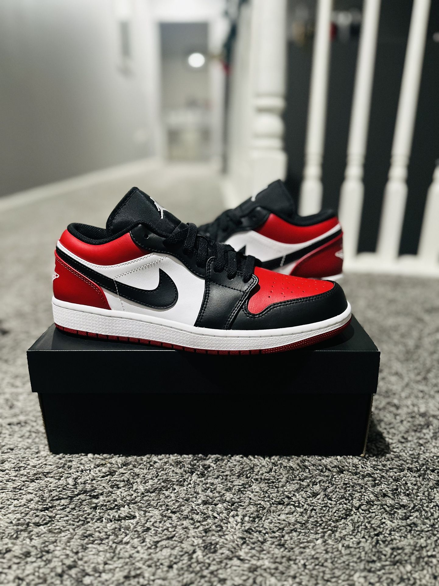 Air Jordan 1 Low Bred Toe