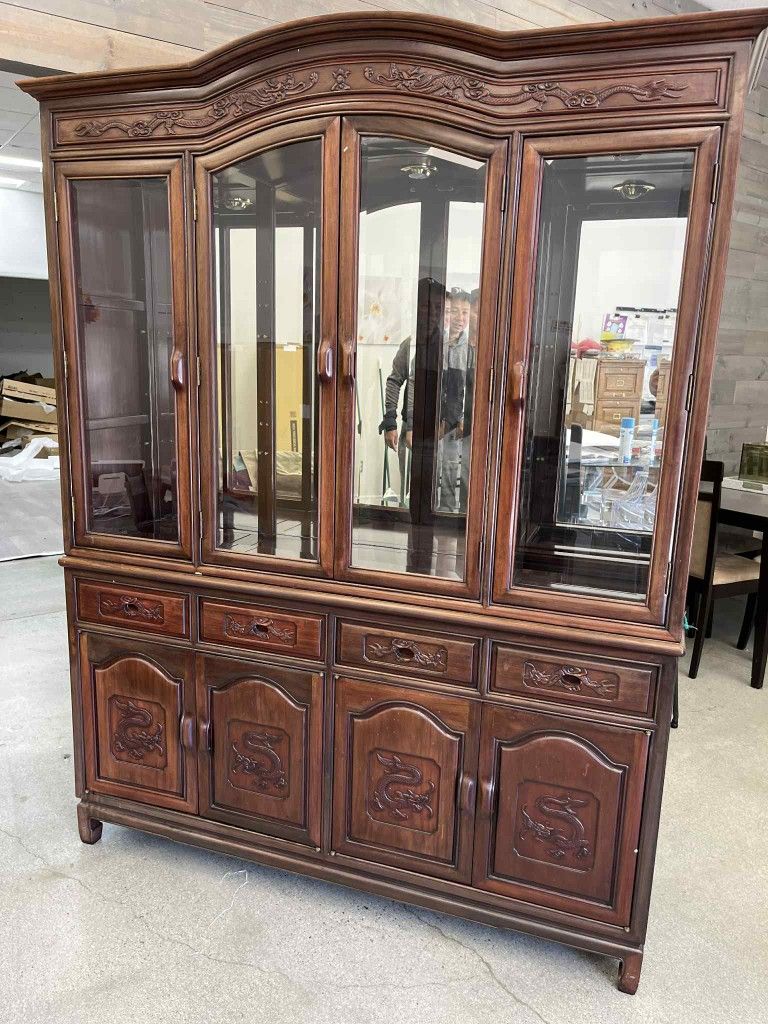Beautiful China Hutch
